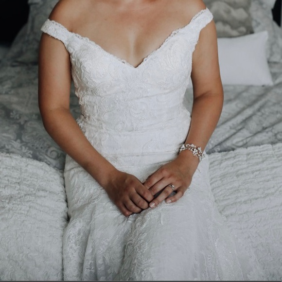 Wedding Dress - Picture 2 of 4